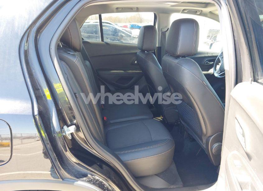 Photo 8 of 2020 Chevrolet Trax FWD LT (VIN 3GNCJLSB4LL319247)