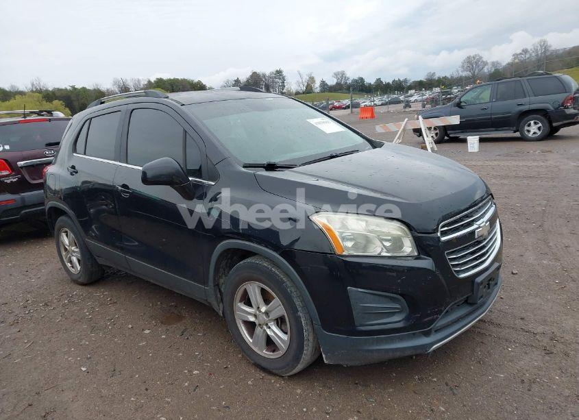 2015 Chevrolet Trax LT (VIN 3GNCJLSB5FL186633) main photo