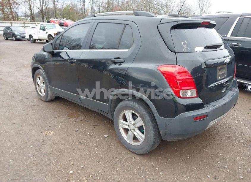 Photo 3 of 2015 Chevrolet Trax LT (VIN 3GNCJLSB5FL186633)