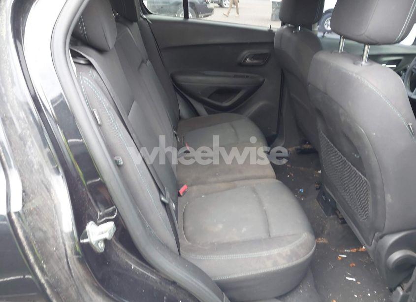 Photo 8 of 2015 Chevrolet Trax LT (VIN 3GNCJLSB5FL186633)