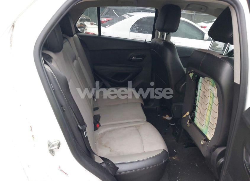 Photo 8 of 2015 Chevrolet Trax LT (VIN 3GNCJLSB5FL210848)