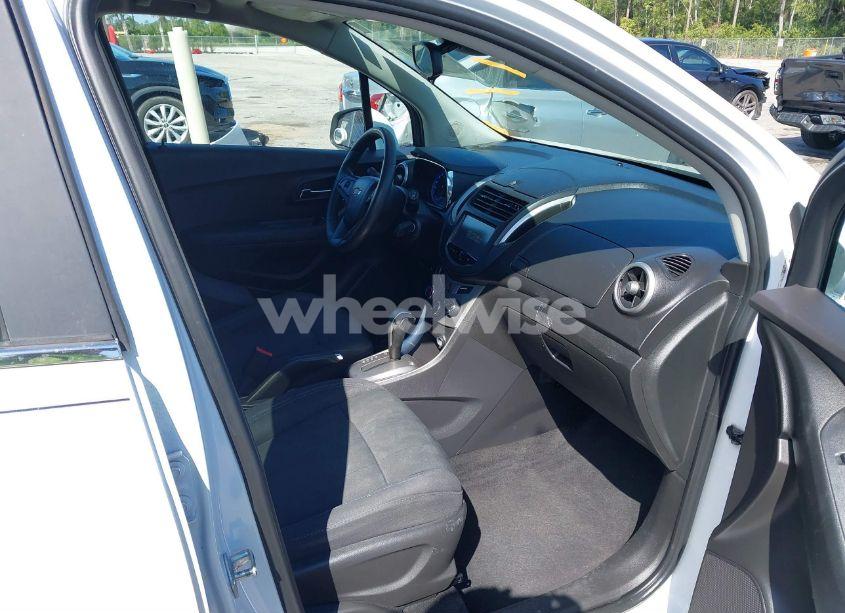 Photo 5 of 2016 Chevrolet Trax LT (VIN 3GNCJLSB5GL141743)