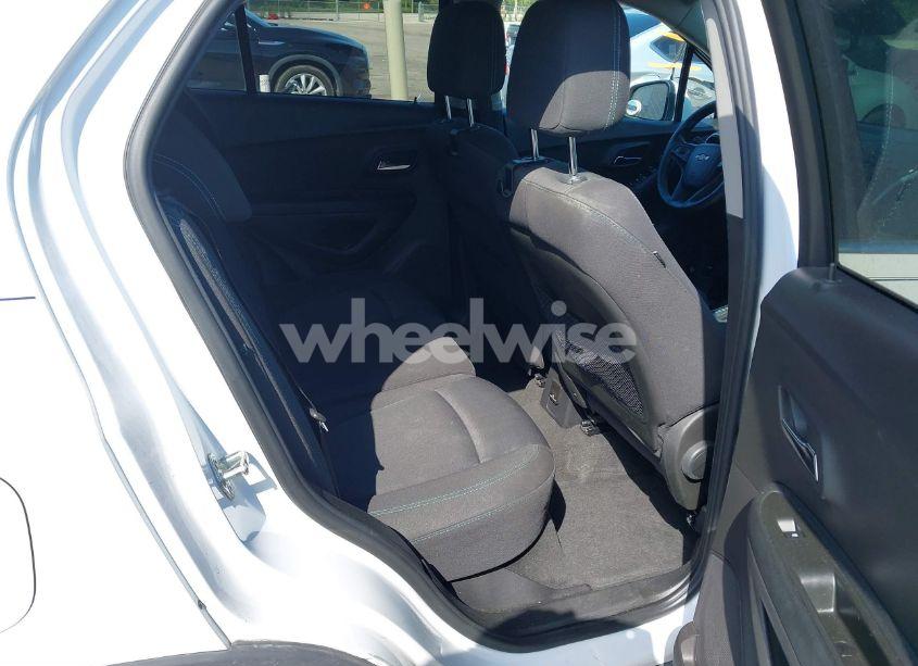 Photo 8 of 2016 Chevrolet Trax LT (VIN 3GNCJLSB5GL141743)