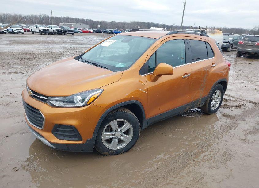 Photo 2 of 2017 Chevrolet Trax LT (VIN 3GNCJLSB5HL163789)