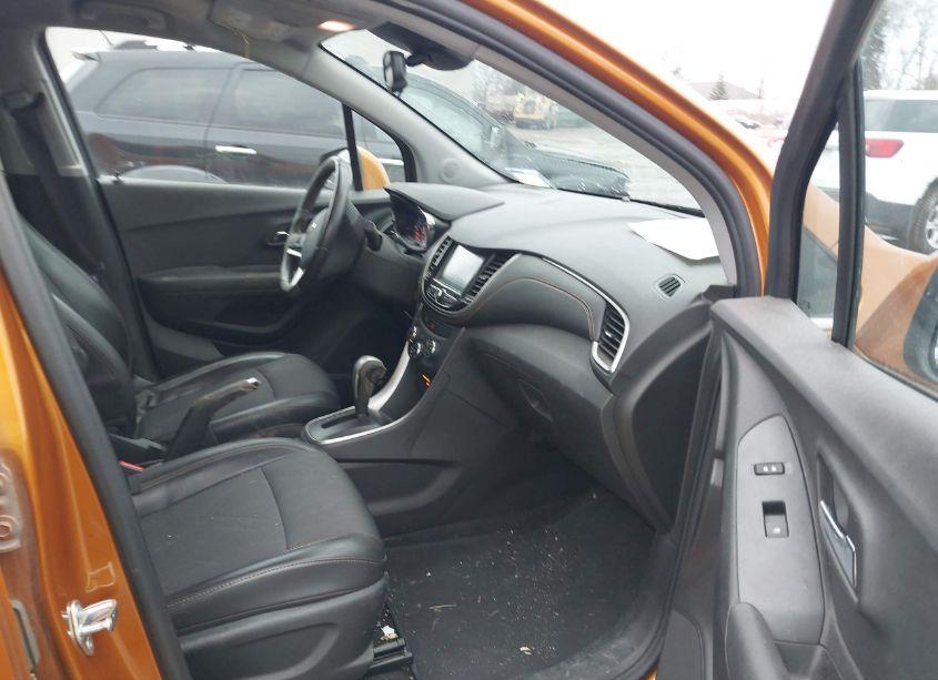 Photo 5 of 2017 Chevrolet Trax LT (VIN 3GNCJLSB5HL163789)