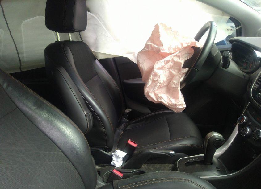 Photo 5 of 2017 Chevrolet Trax LT (VIN 3GNCJLSB5HL206768)