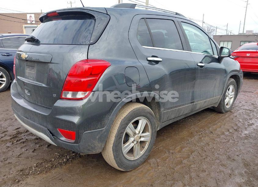 Photo 4 of 2017 Chevrolet Trax LT (VIN 3GNCJLSB5HL232190)