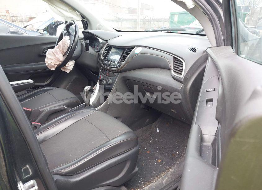 Photo 5 of 2017 Chevrolet Trax LT (VIN 3GNCJLSB5HL232190)