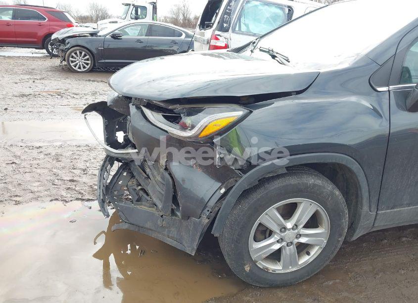 Photo 6 of 2017 Chevrolet Trax LT (VIN 3GNCJLSB5HL232190)