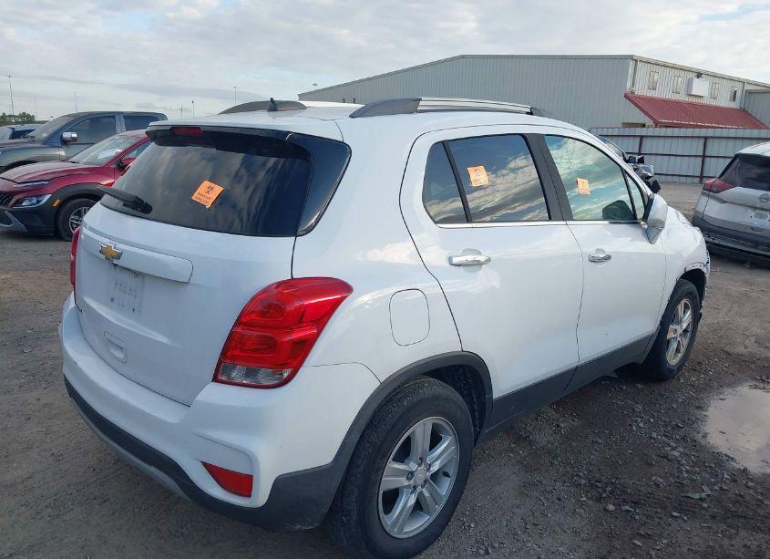 Photo 4 of 2018 Chevrolet Trax LT (VIN 3GNCJLSB5JL159456)
