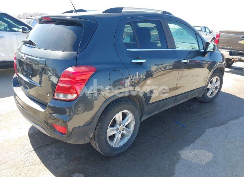 Photo 4 of 2018 Chevrolet Trax LT (VIN 3GNCJLSB5JL203424)
