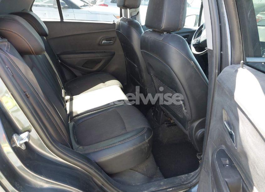 Photo 8 of 2018 Chevrolet Trax LT (VIN 3GNCJLSB5JL203424)