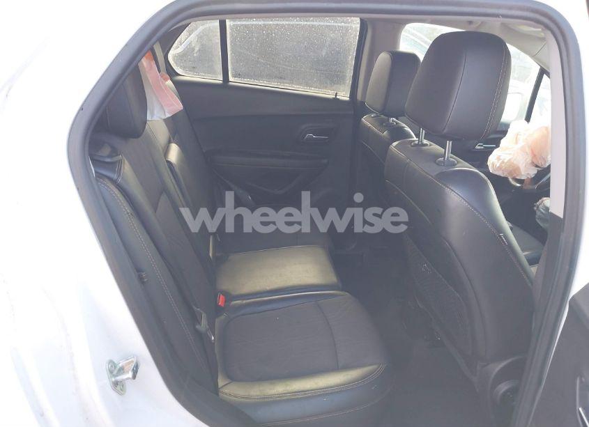 Photo 8 of 2019 Chevrolet Trax LT (VIN 3GNCJLSB5KL137720)