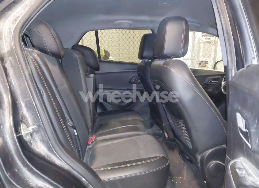 Photo 8 of 2019 Chevrolet Trax LT (VIN 3GNCJLSB5KL241737)