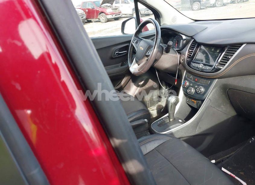 Photo 5 of 2019 Chevrolet Trax LT (VIN 3GNCJLSB5KL268355)