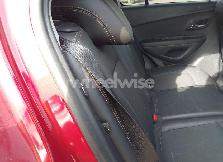 Photo 8 of 2019 Chevrolet Trax LT (VIN 3GNCJLSB5KL268355)