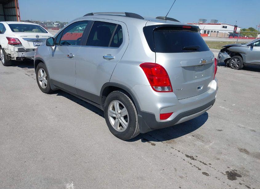 Photo 3 of 2019 Chevrolet Trax LT (VIN 3GNCJLSB5KL406315)
