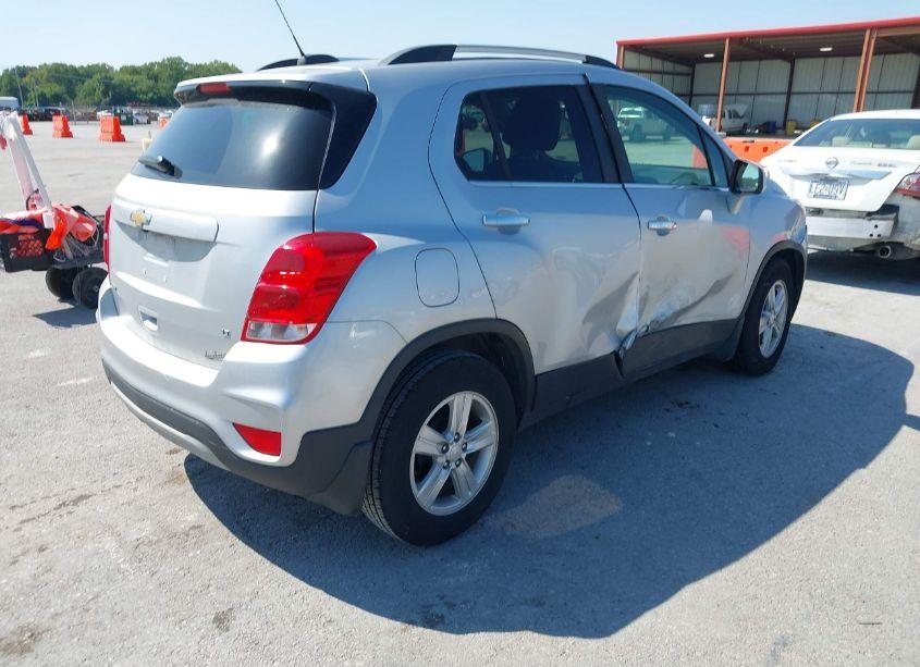 Photo 4 of 2019 Chevrolet Trax LT (VIN 3GNCJLSB5KL406315)