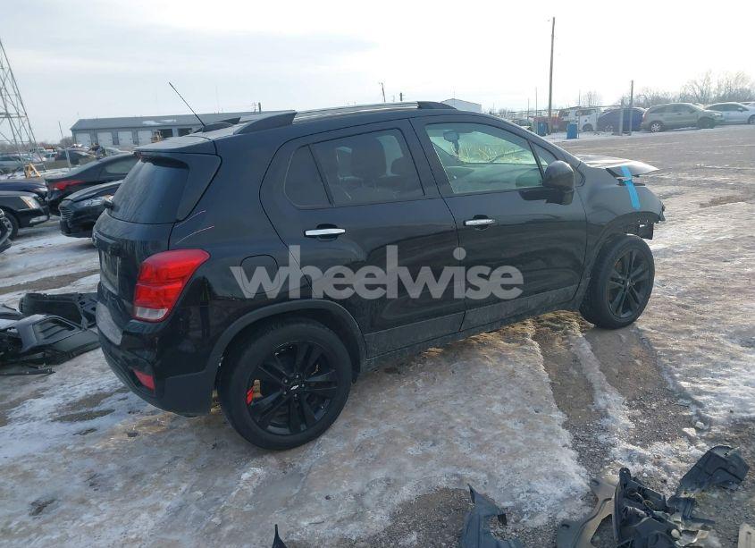 Photo 4 of 2020 Chevrolet Trax FWD LT (VIN 3GNCJLSB5LL111264)