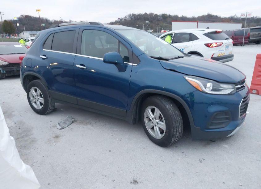 2020 Chevrolet Trax FWD LT (VIN 3GNCJLSB5LL337563) main photo