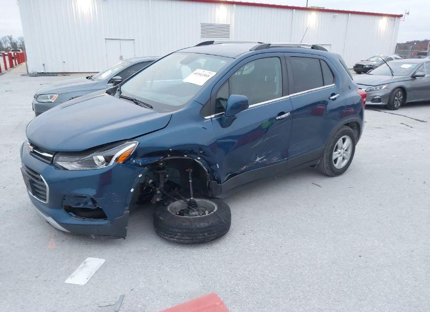 Photo 2 of 2020 Chevrolet Trax FWD LT (VIN 3GNCJLSB5LL337563)