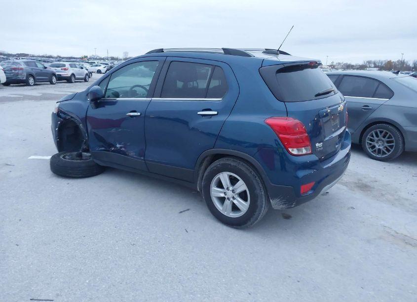 Photo 3 of 2020 Chevrolet Trax FWD LT (VIN 3GNCJLSB5LL337563)