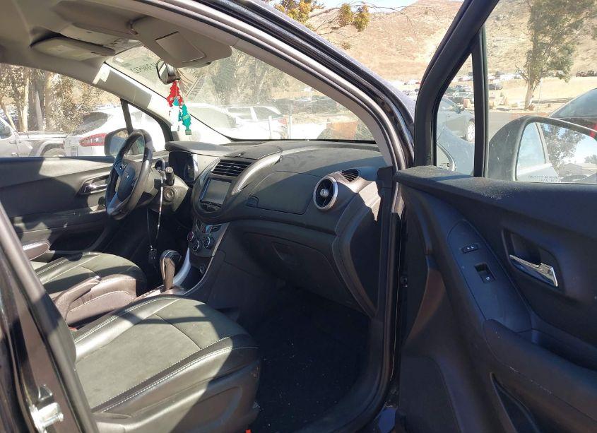 Photo 5 of 2015 Chevrolet Trax LT (VIN 3GNCJLSB6FL247374)
