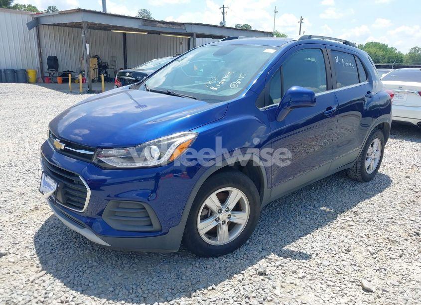 Photo 2 of 2017 Chevrolet Trax LT (VIN 3GNCJLSB6HL153160)