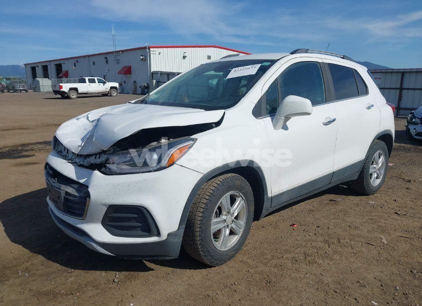 Photo 2 of 2017 Chevrolet Trax LT (VIN 3GNCJLSB6HL227242)