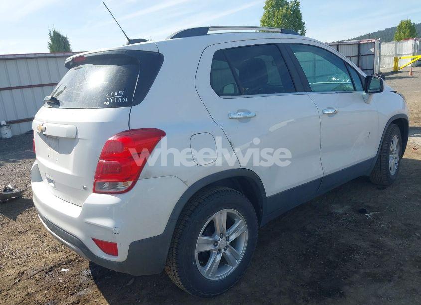 Photo 4 of 2017 Chevrolet Trax LT (VIN 3GNCJLSB6HL227242)