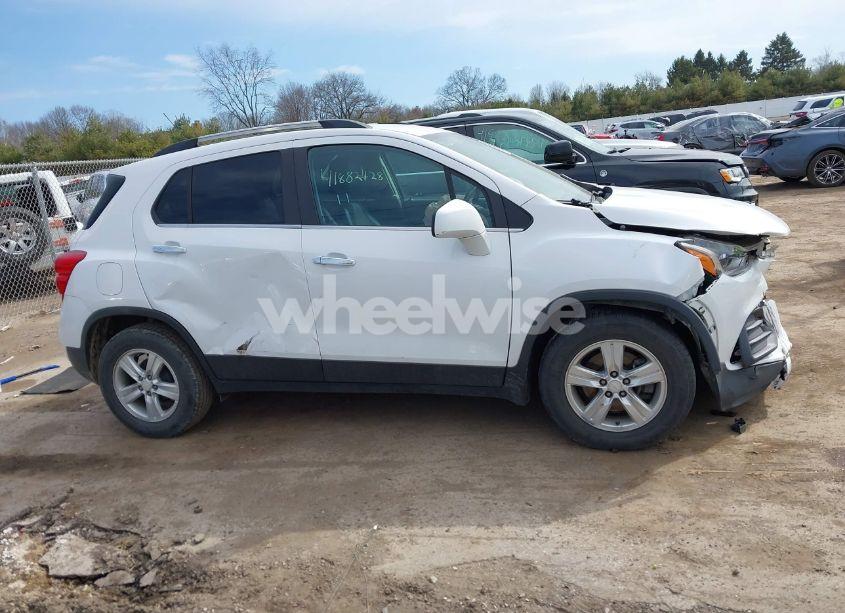 Photo 13 of 2018 Chevrolet Trax LT (VIN 3GNCJLSB6JL276835)