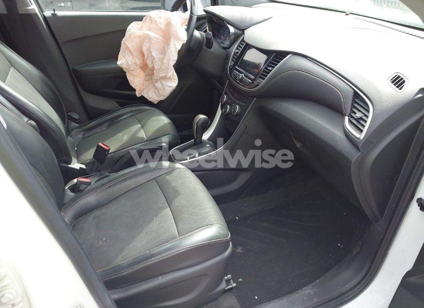 Photo 5 of 2018 Chevrolet Trax LT (VIN 3GNCJLSB6JL276835)