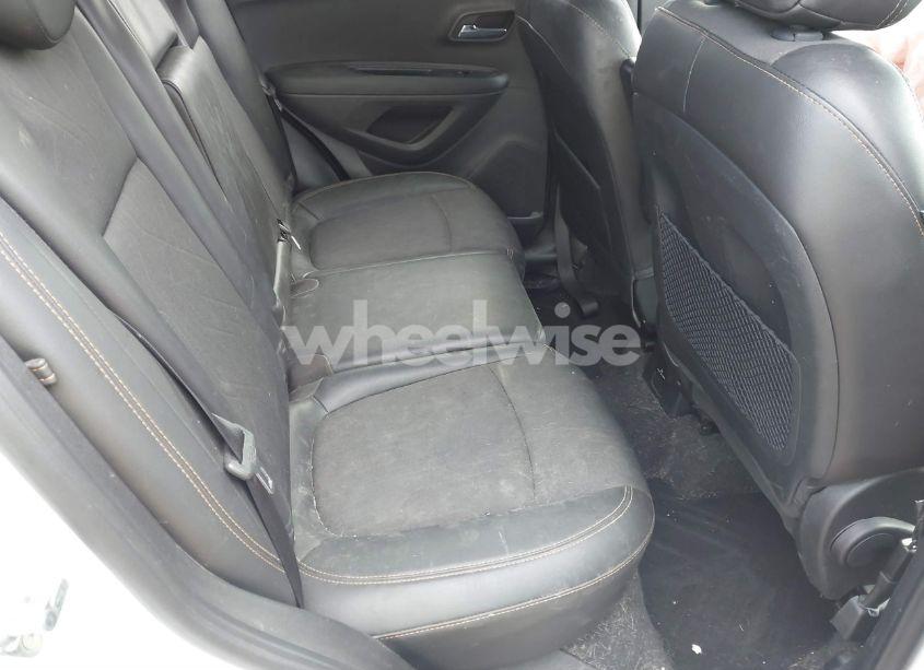 Photo 8 of 2018 Chevrolet Trax LT (VIN 3GNCJLSB6JL276835)