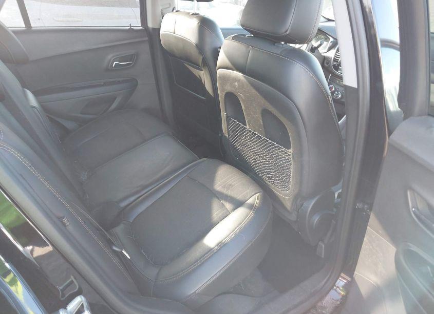 Photo 8 of 2019 Chevrolet Trax LT (VIN 3GNCJLSB6KL121168)