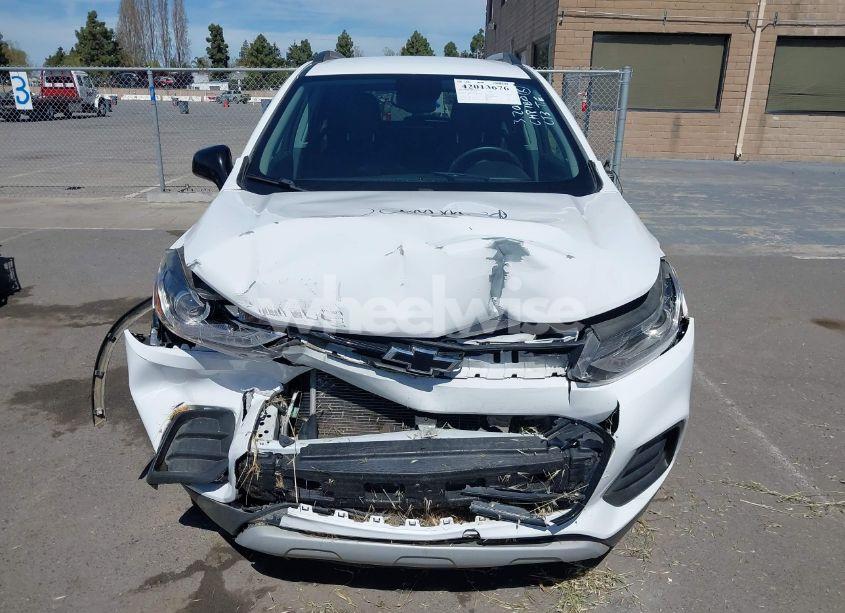 Photo 6 of 2019 Chevrolet Trax LT (VIN 3GNCJLSB6KL149942)