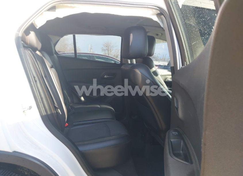 Photo 8 of 2019 Chevrolet Trax LT (VIN 3GNCJLSB6KL265660)