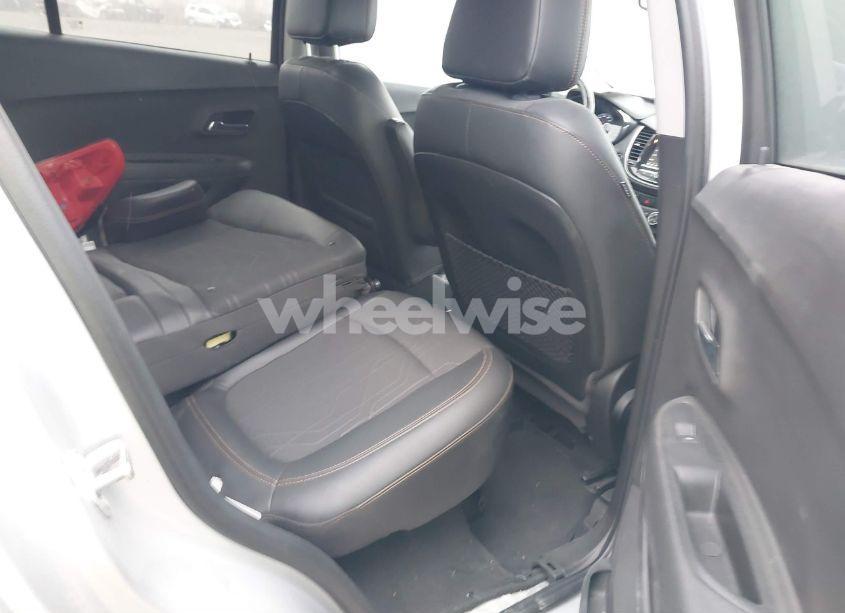 Photo 8 of 2019 Chevrolet Trax LT (VIN 3GNCJLSB6KL287609)