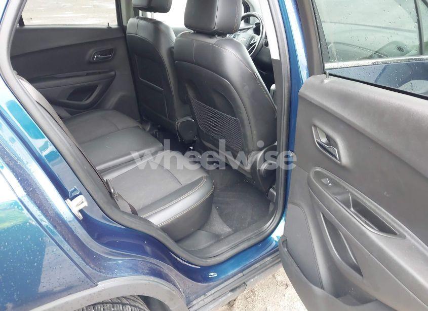 Photo 8 of 2019 Chevrolet Trax LT (VIN 3GNCJLSB6KL339806)