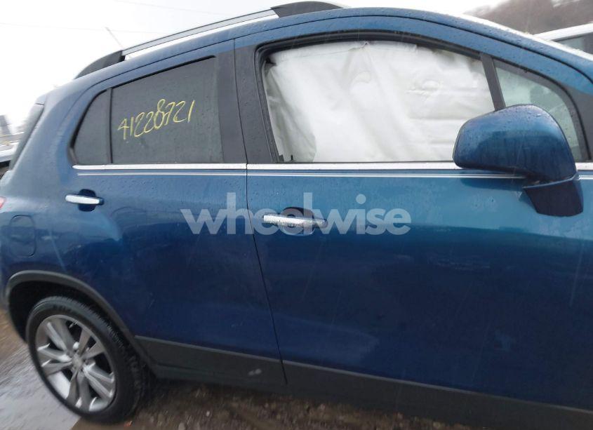 Photo 13 of 2020 Chevrolet Trax FWD LT (VIN 3GNCJLSB6LL118367)