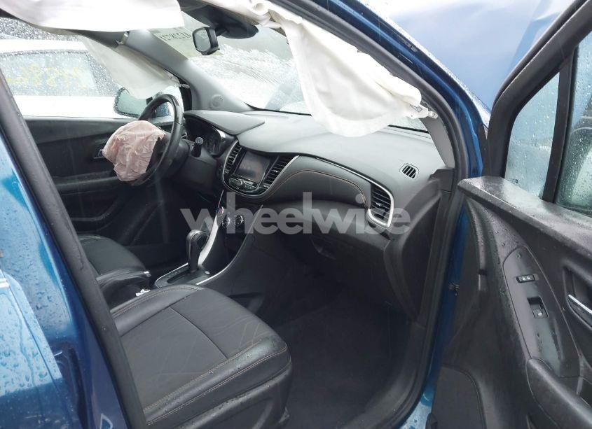 Photo 5 of 2020 Chevrolet Trax FWD LT (VIN 3GNCJLSB6LL118367)