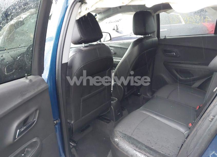 Photo 8 of 2020 Chevrolet Trax FWD LT (VIN 3GNCJLSB6LL118367)