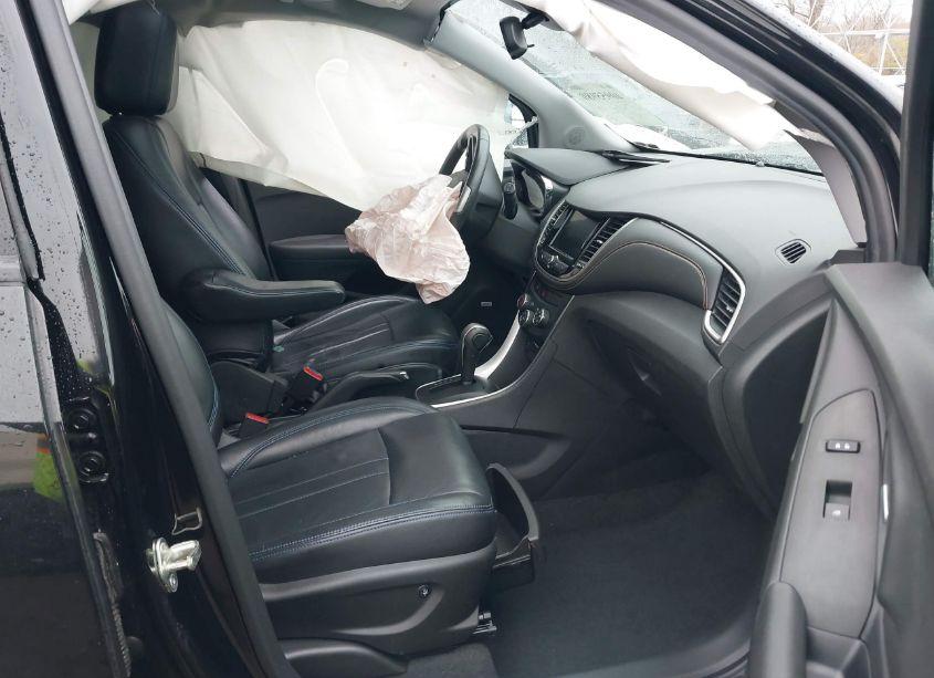 Photo 5 of 2020 Chevrolet Trax FWD LT (VIN 3GNCJLSB6LL139283)