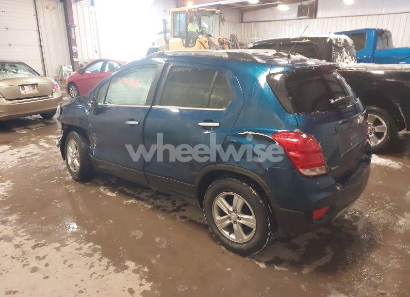 Photo 3 of 2020 Chevrolet Trax FWD LT (VIN 3GNCJLSB6LL249766)