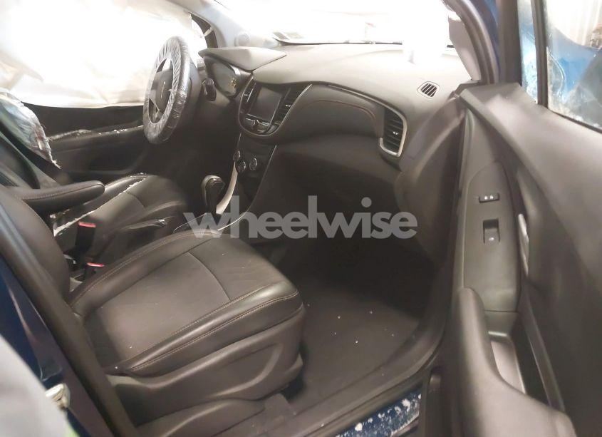 Photo 5 of 2020 Chevrolet Trax FWD LT (VIN 3GNCJLSB6LL249766)