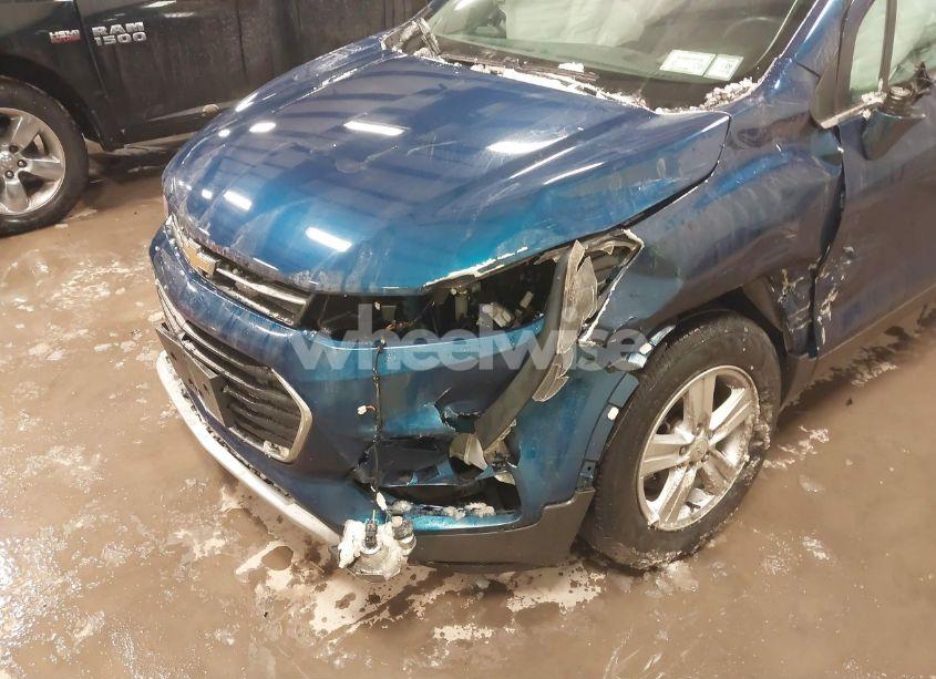 Photo 6 of 2020 Chevrolet Trax FWD LT (VIN 3GNCJLSB6LL249766)