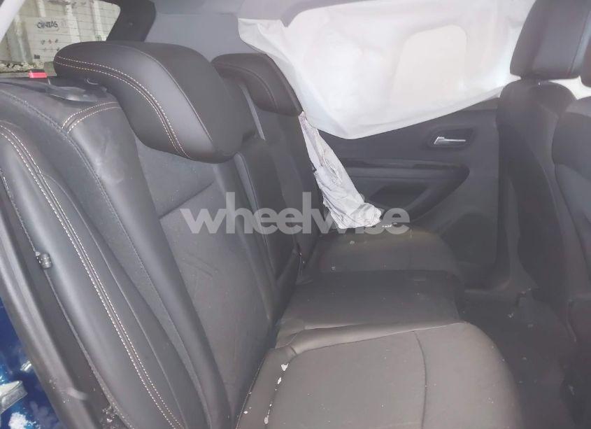 Photo 8 of 2020 Chevrolet Trax FWD LT (VIN 3GNCJLSB6LL249766)