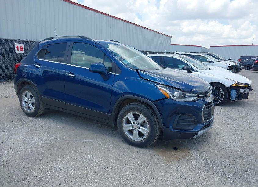 2020 Chevrolet Trax FWD LT (VIN 3GNCJLSB6LL323820) main photo