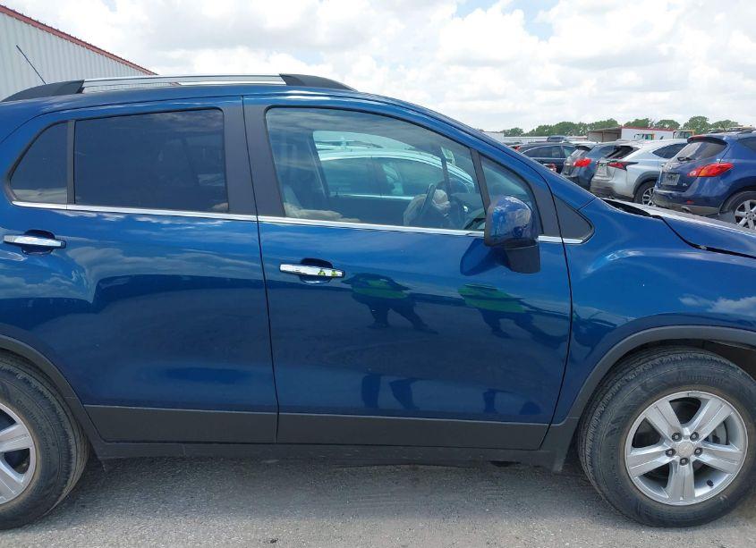 Photo 13 of 2020 Chevrolet Trax FWD LT (VIN 3GNCJLSB6LL323820)