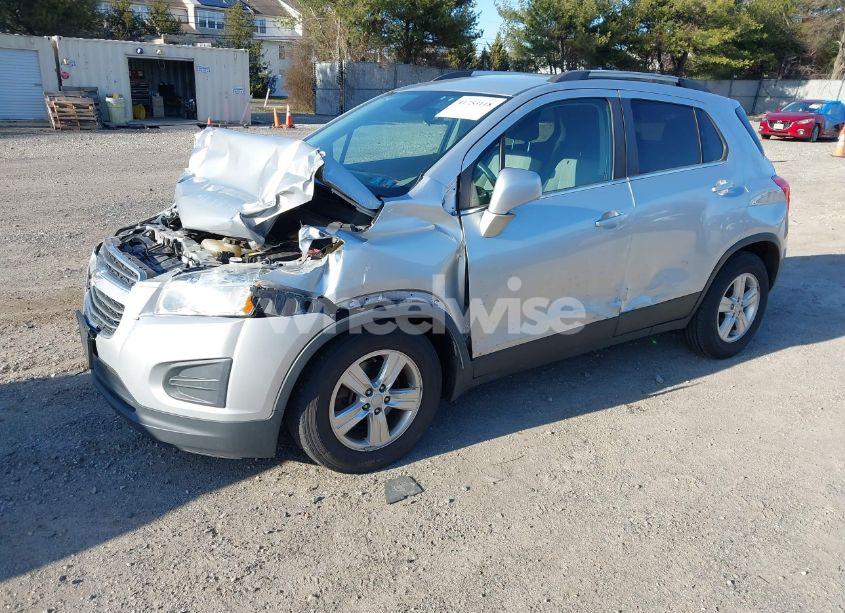 Photo 2 of 2016 Chevrolet Trax LT (VIN 3GNCJLSB7GL162268)