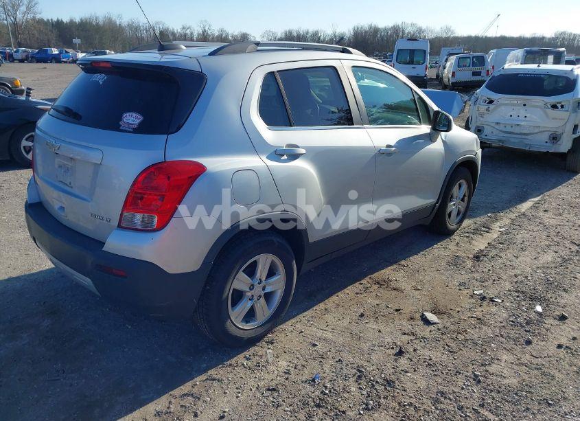 Photo 4 of 2016 Chevrolet Trax LT (VIN 3GNCJLSB7GL162268)